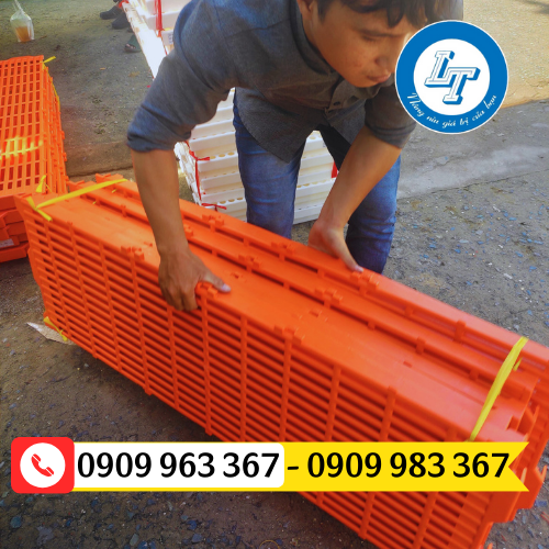 SỈ RẺ TẤM SÀN NHỰA LÓT CHUỒNG NUÔI GIA CẦM HCM tấm nhựa lót sàn chăn nuôi