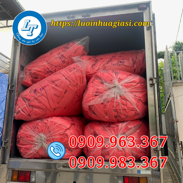 XỐP LƯỚI KHÔNG CẮT BỌC TRÁI CÂY Ở ĐÂU BÁN GIÁ RẺ? xốp lưới bao trái cây màu đỏ