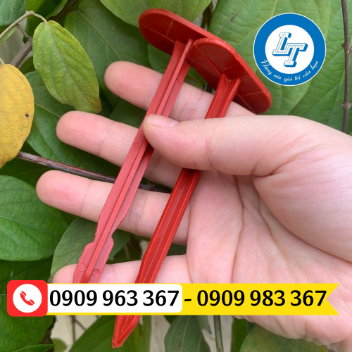 Mua đinh ghim màng phủ, bạt phủ ở đâu giá rẻ? đinh ghim nhựa