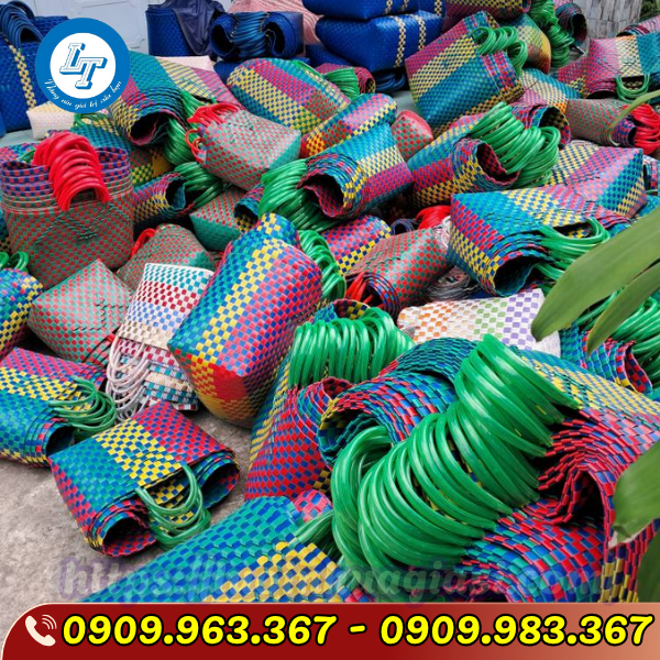 GIỎ ĐAN DÂY NHỰA CÓ QUAI XÁCH GIÁ RẺ XÀI BỀN giỏ nhựa đan dây