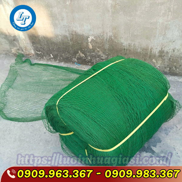 LƯỚI RÀO NUÔI GÀ THẢ VƯỜN lưới xanh rào gà