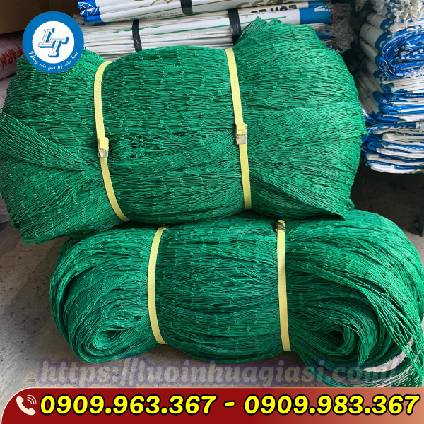 LƯỚI RÀO NUÔI GÀ THẢ VƯỜN lưới cước xanh rào gà