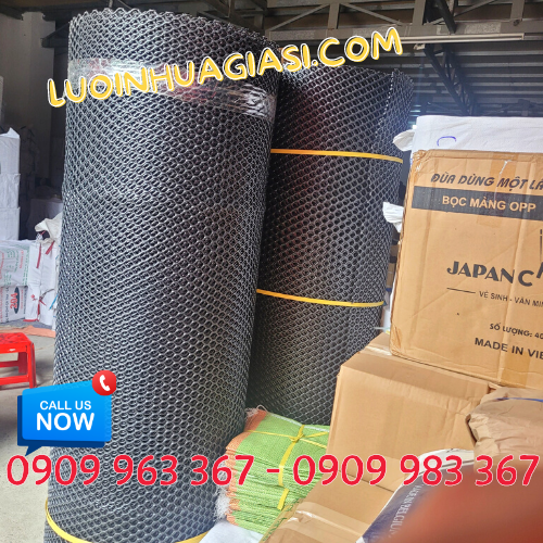 Lưới nhựa cứng màu đen lót sàn giá rẻ lưới nhựa mắt cáo cuộn 2m
