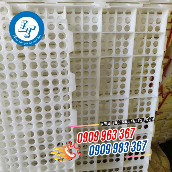 sàn nhựa lót chuồng màu trắng lỗ tròn 50x100cm
