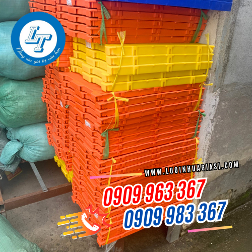 TẤM NHỰA LÓT SÀN CHĂN NUÔI 40X45 TẤM NHỰA LÓT SÀN CHĂN NUÔI 40X45