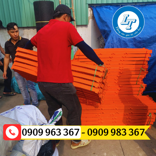 CUNG CẤP SÀN NHỰA LÓT CHUỒNG NUÔI GÀ VỊT GIÁ RẺ tấm nhựa lót sàn