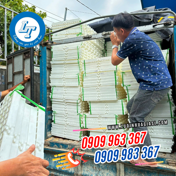 LÊ THANH BÁN RẺ SÀN NHỰA LỖ TRÒN MÀU TRẮNG LÊ THANH BÁN RẺ SÀN NHỰA LỖ TRÒN MÀU TRẮNG