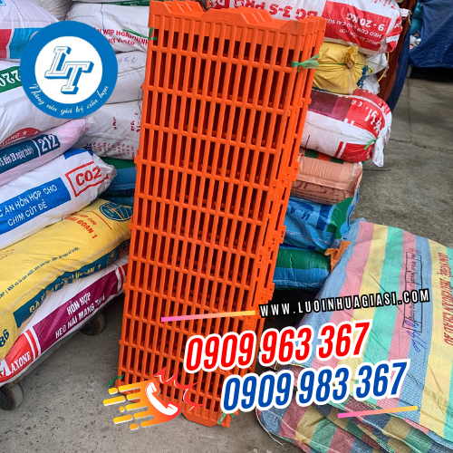 TẤM NHỰA LÓT SÀN CHĂN NUÔI 40X120 tấm sàn nhựa nuôi heo màu cam
