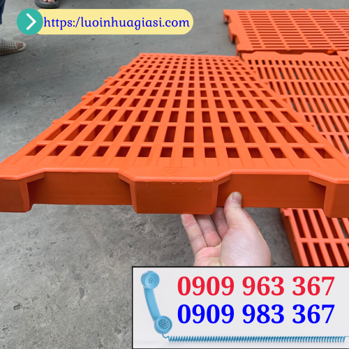 Nhà cung cấp tấm nhựa lót sàn chăn nuôi giá rẻ tại TPHCM tấm nhựa lót sàn chuồng trại màu cam 40X120cm