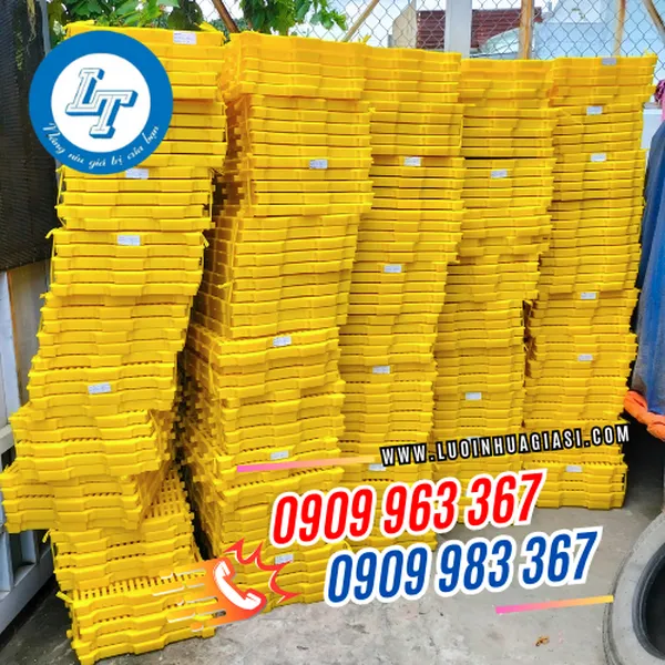 TẤM NHỰA LÓT SÀN CHĂN NUÔI 40X45