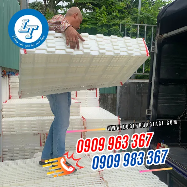 TẤM NHỰA LÓT SÀN CHĂN NUÔI 50X100