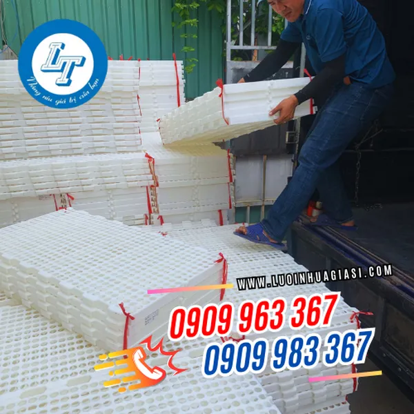 TẤM NHỰA LÓT SÀN CHĂN NUÔI 50X100