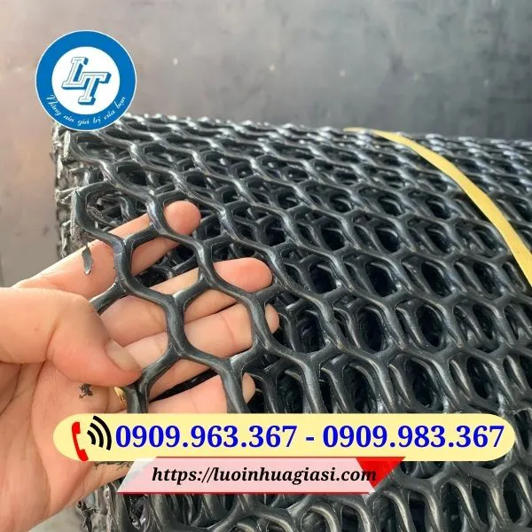 LƯỚI NHỰA CỨNG