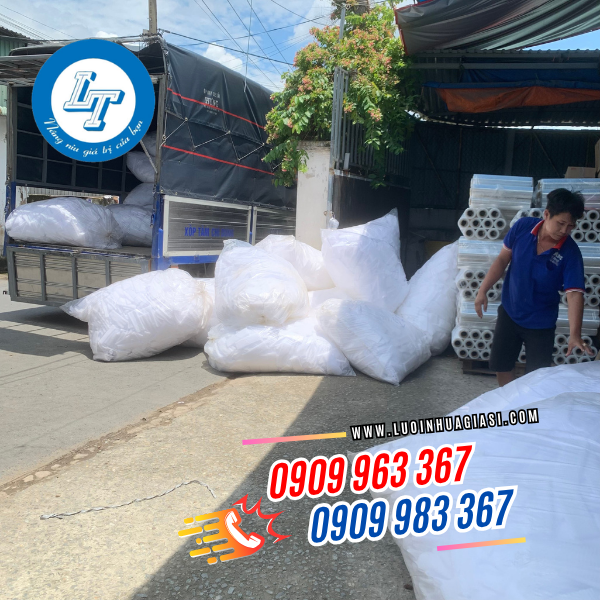 XƯỞNG CẮT NHUỘM XỐP LƯỚI BAO TRÁI CÂY GIÁ RẺ THEO YÊU CẦU xốp lưới màu trắng bao 5kg