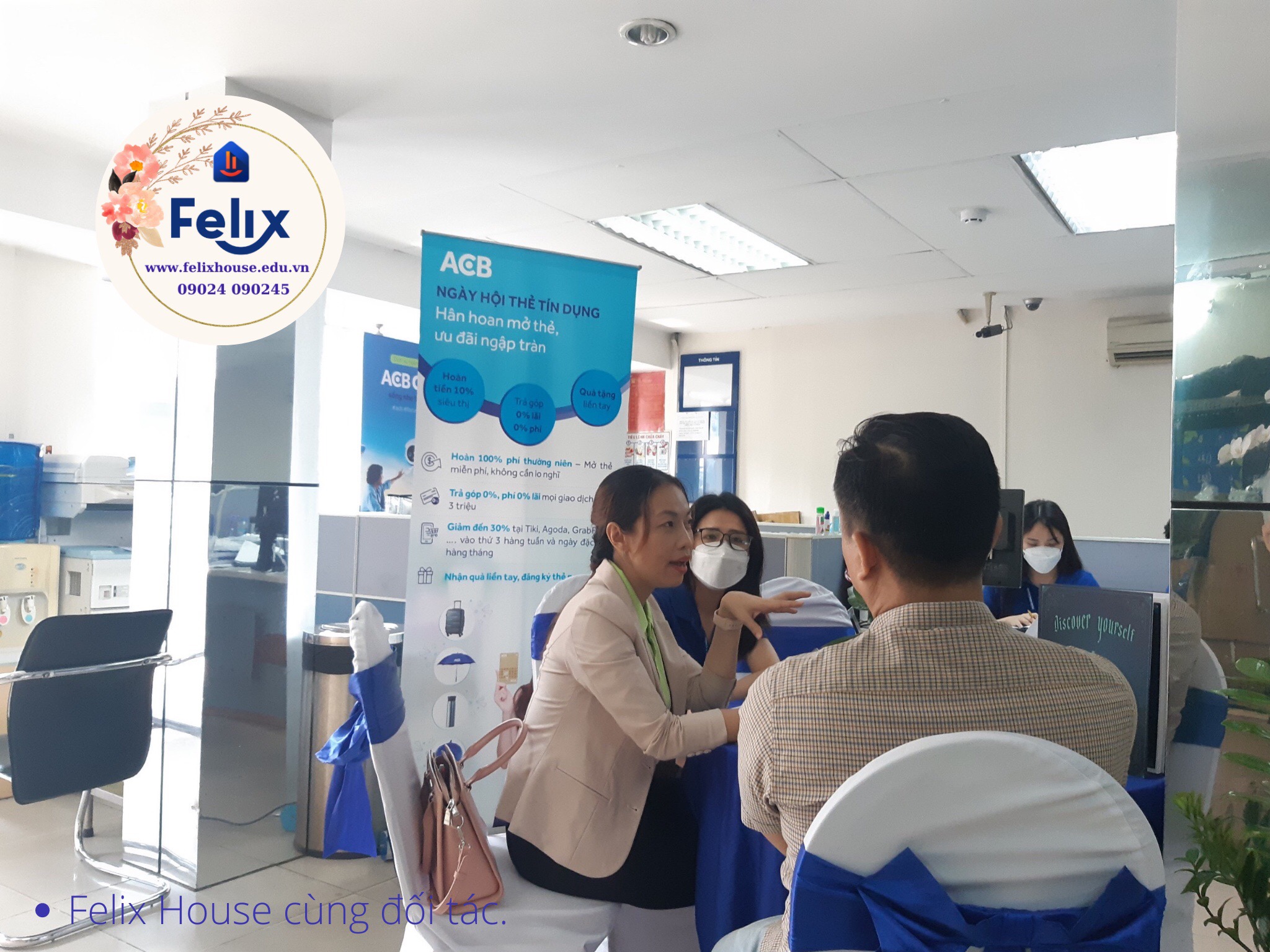 Fouder Thư Hoàng cùng đối tác Mori tư vấn Thần số học cho Khách Hàng Ngân Hàng ACB Fouder Thư Hoàng cùng đối tác Mori tư vấn Thần số học cho Khách Hàng Ngân Hàng ACB