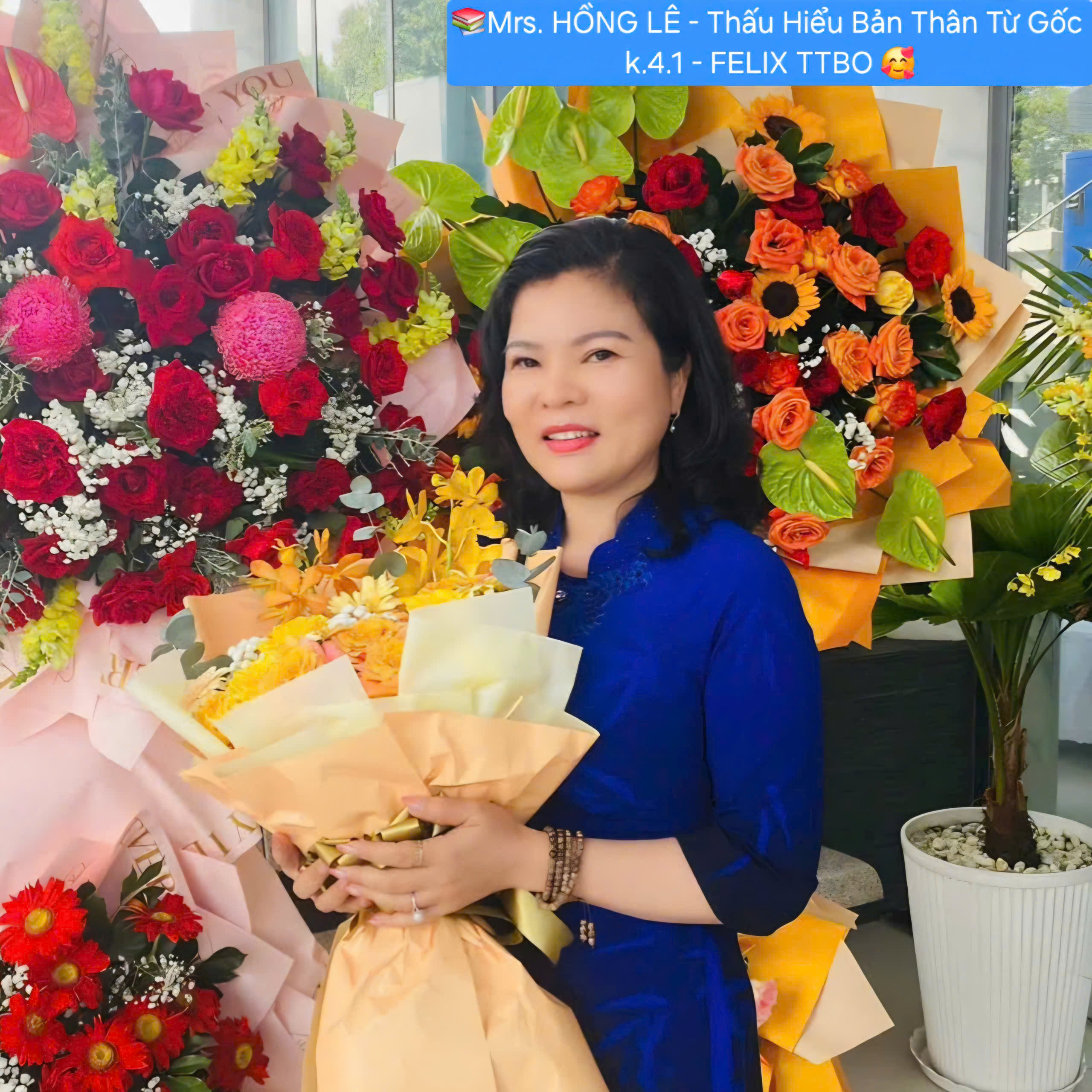 Mrs Hồng Lê - Nhà Thiết Kế Áo Dài