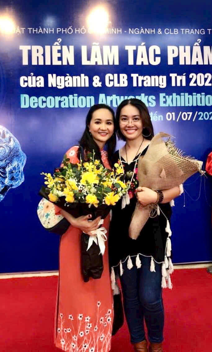 Họa sĩ, Giảng viên Tarot - Văn Thụy Vy Họa sĩ, Giảng viên Tarot - Văn Thụy Vy