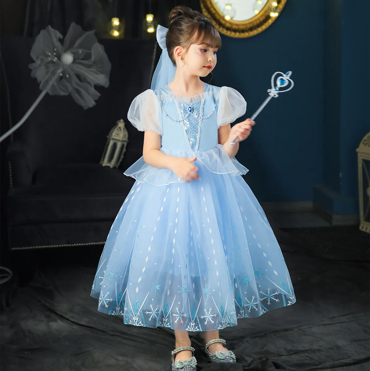 Mua Online Váy đầm công chúa Elsa, trang phục hóa trang Elsa đính kim tuyến cho  bé gái kèm tà dài (Tặng bộ phụ kiện) E149 | Khuyến mãi giá rẻ 248.000 đ