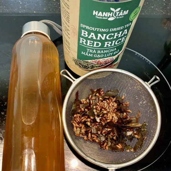 Trà Bancha, mầm gạo lứt đỏ rang