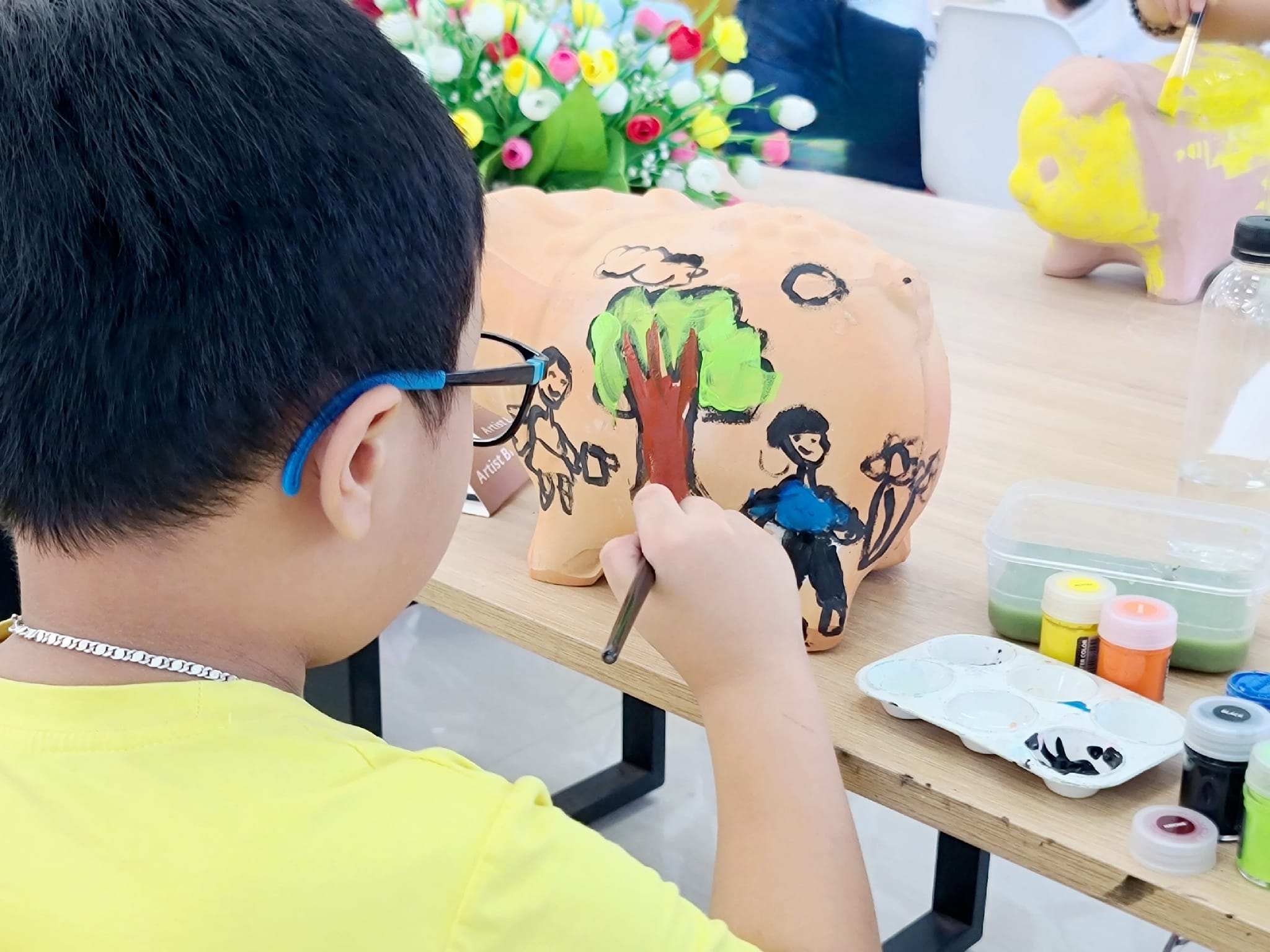 Hội thi trang trí heo đất