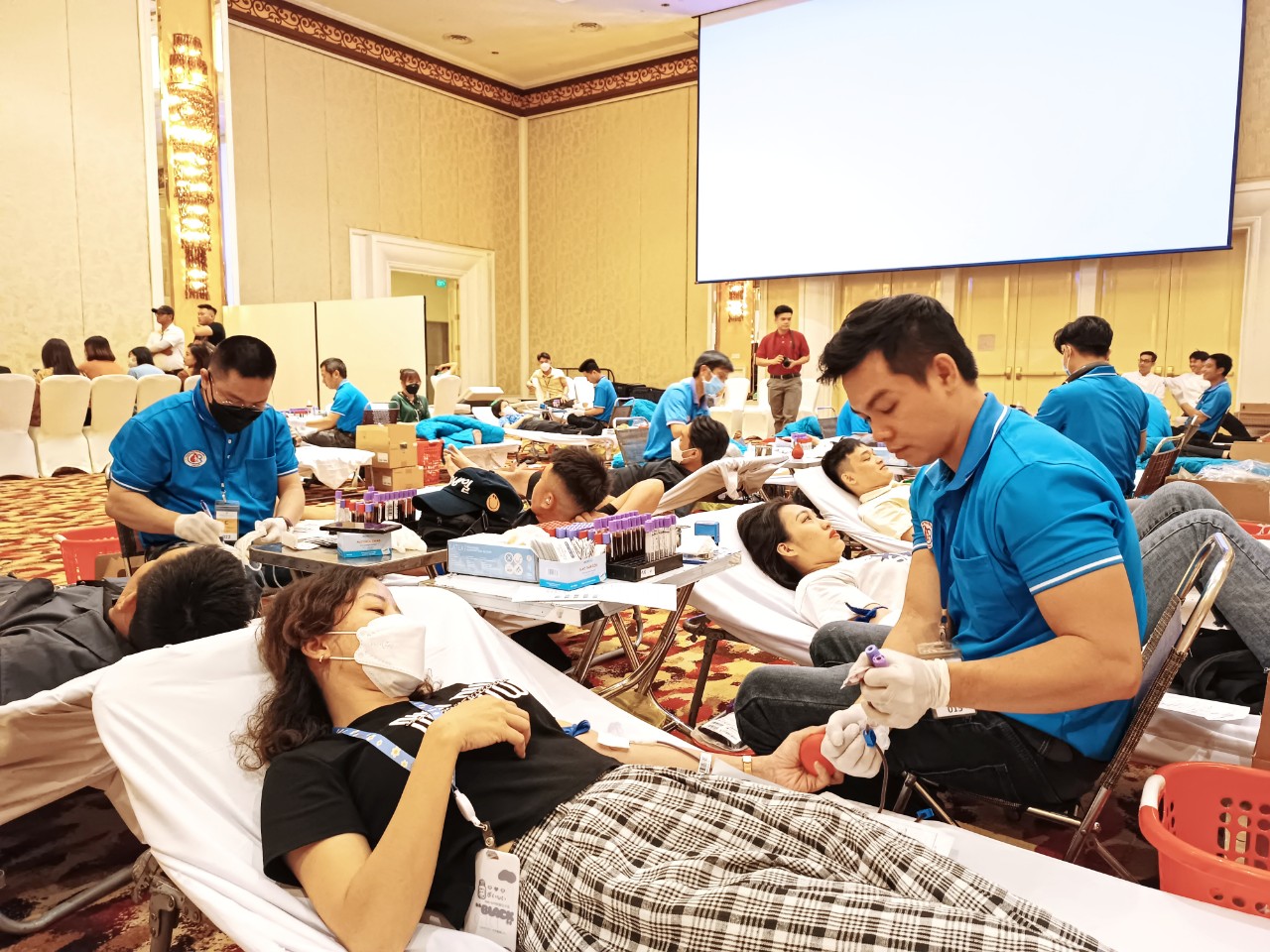 The Grand Hồ Tràm Strip hiến máu nhân đạo