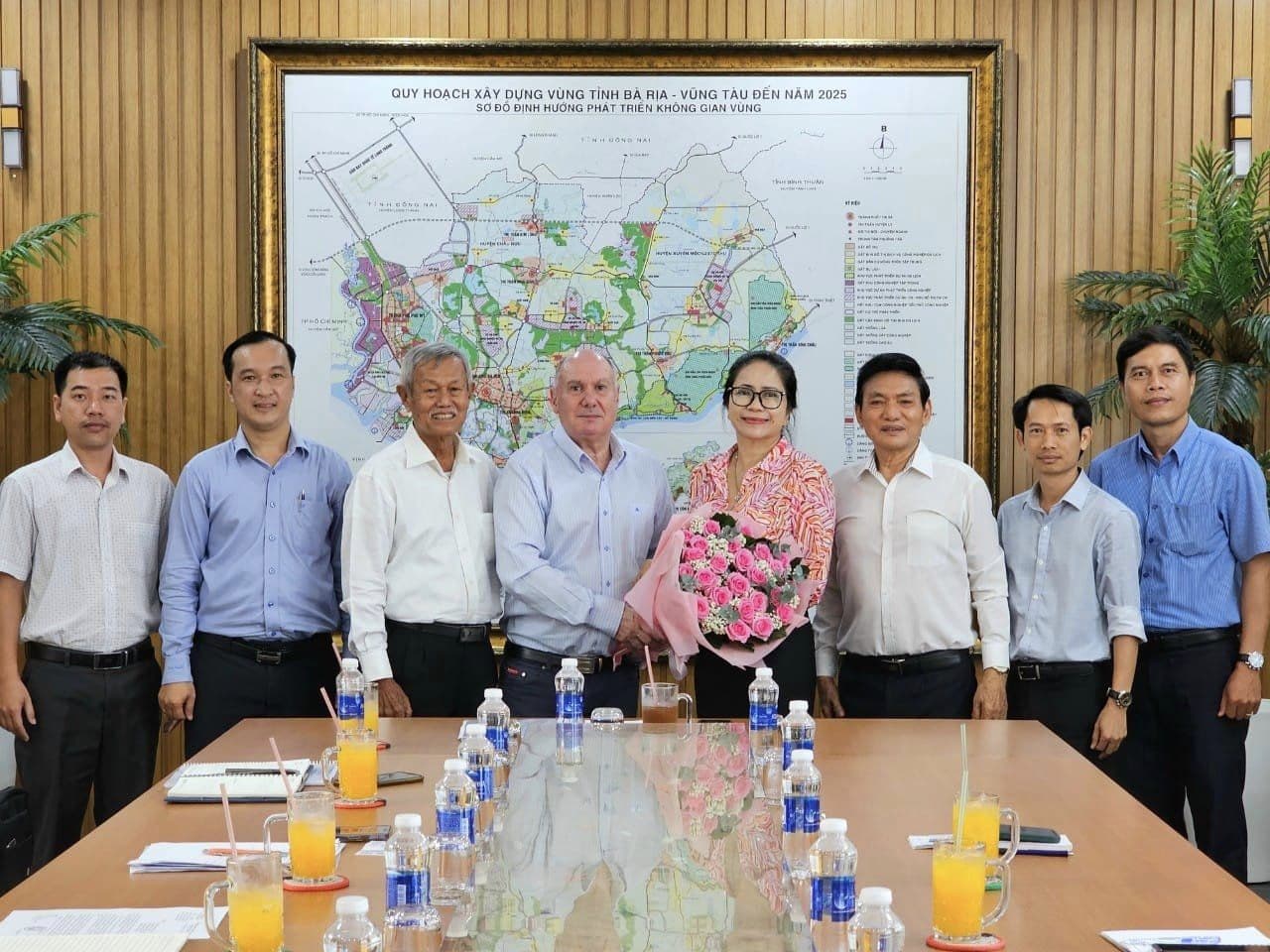 Buổi làm việc về việc đầu tư trường đua ngựa quốc tes tại huyện Xuyên Mộc thành công tốt đẹp Buổi làm việc về việc đầu tư trường đua ngựa quốc tes tại huyện Xuyên Mộc thành công tốt đẹp