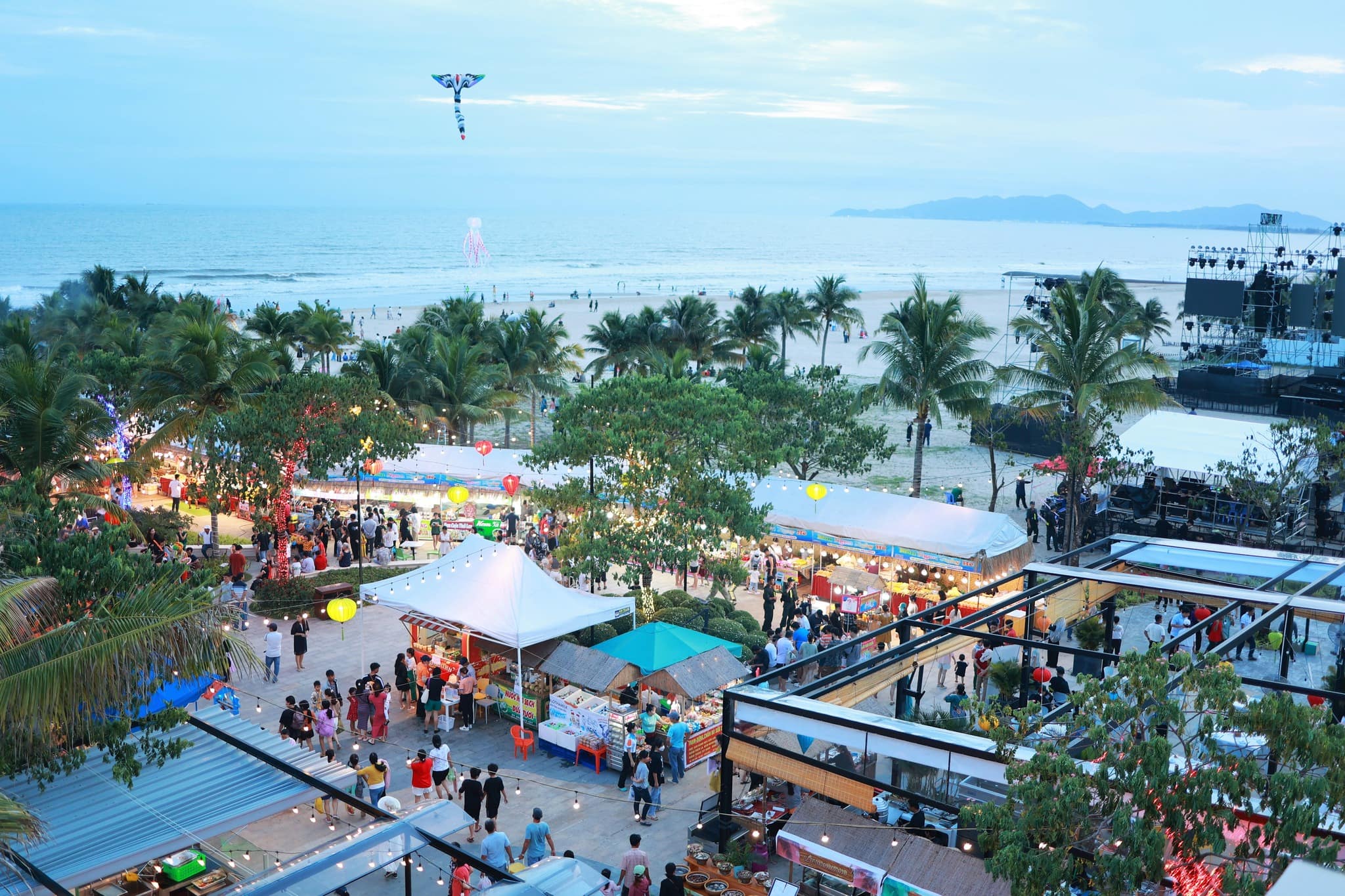 Khu Hamptons Plaza có cầu ngắm biển nổi tiếng ở Hồ Tràm Khu Hamptons Plaza có cầu ngắm biển nổi tiếng ở Hồ Tràm