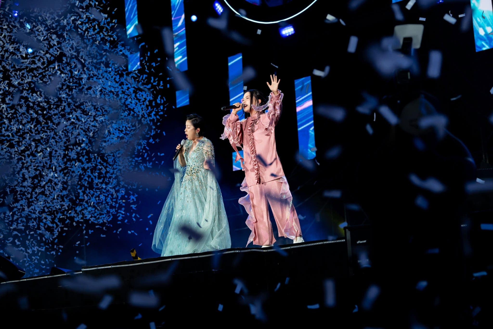 Mỹ Linh và Phương Mỹ Chi xuất thần tại Charm Fantasea 2024 Mỹ Linh và Phương Mỹ Chi xuất thần tại Charm Fantasea 2024