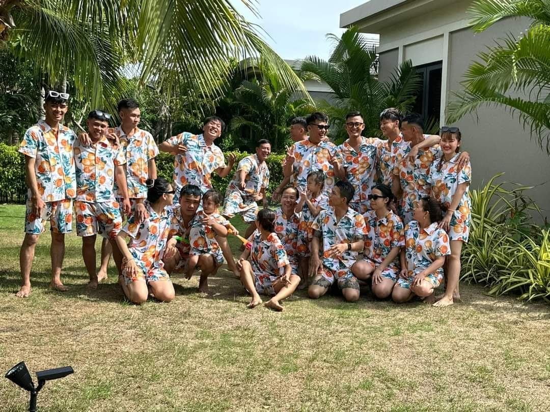 Nhóm đồng nghiệp chơi team building tại sân vườn Coastar Hồ Tràm Nhóm đồng nghiệp chơi team building tại sân vườn Coastar Hồ Tràm