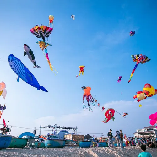 Lễ hội biểu diễn diều nghệ thuật tại Hồ Tràm hè năm 2023