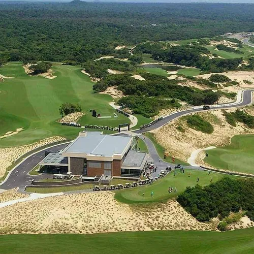 Sân golf The Bluffs Hồ Tràm Strip