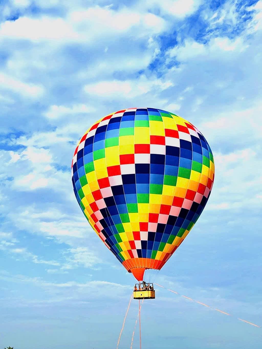 Xuyên Mộc tổ chức biểu diễn khinh khí cầu hứa hẹn thu hút rất nhiều người đến xem Xuyên Mộc tổ chức biểu diễn khinh khí cầu hứa hẹn thu hút rất nhiều người đến xem