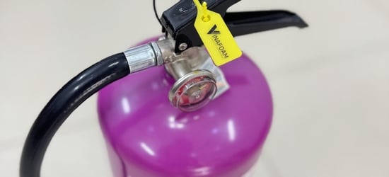 Nhà Có Xe Điện Cần Tìm Hiểu Gì Về Bình Chữa Cháy Pin Vinafoam
