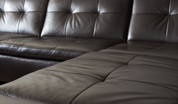 Sofa góc L bằng da tổng hợp thường có giá thành rẻ hơn so với sofa da thật, nhưng vẫn mang lại vẻ đẹp và tính ứng dụng tương tự Sofa góc L bằng da tổng hợp thường có giá thành rẻ hơn so với sofa da thật, nhưng vẫn mang lại vẻ đẹp và tính ứng dụng tương tự