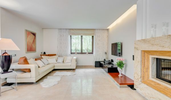 Màu sắc của sofa góc L có thể tạo ra hiệu ứng tương phản hoặc hòa hợp với không gian xung quanh Màu sắc của sofa góc L có thể tạo ra hiệu ứng tương phản hoặc hòa hợp với không gian xung quanh