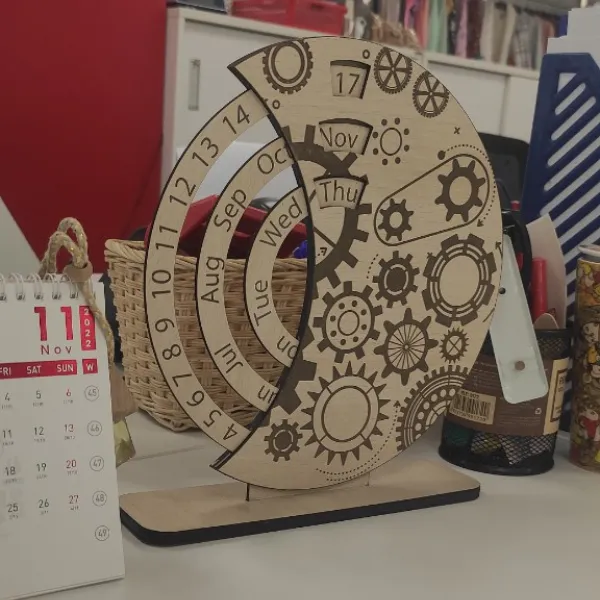 Hand Watch Calendar Gift Decor On Table T01