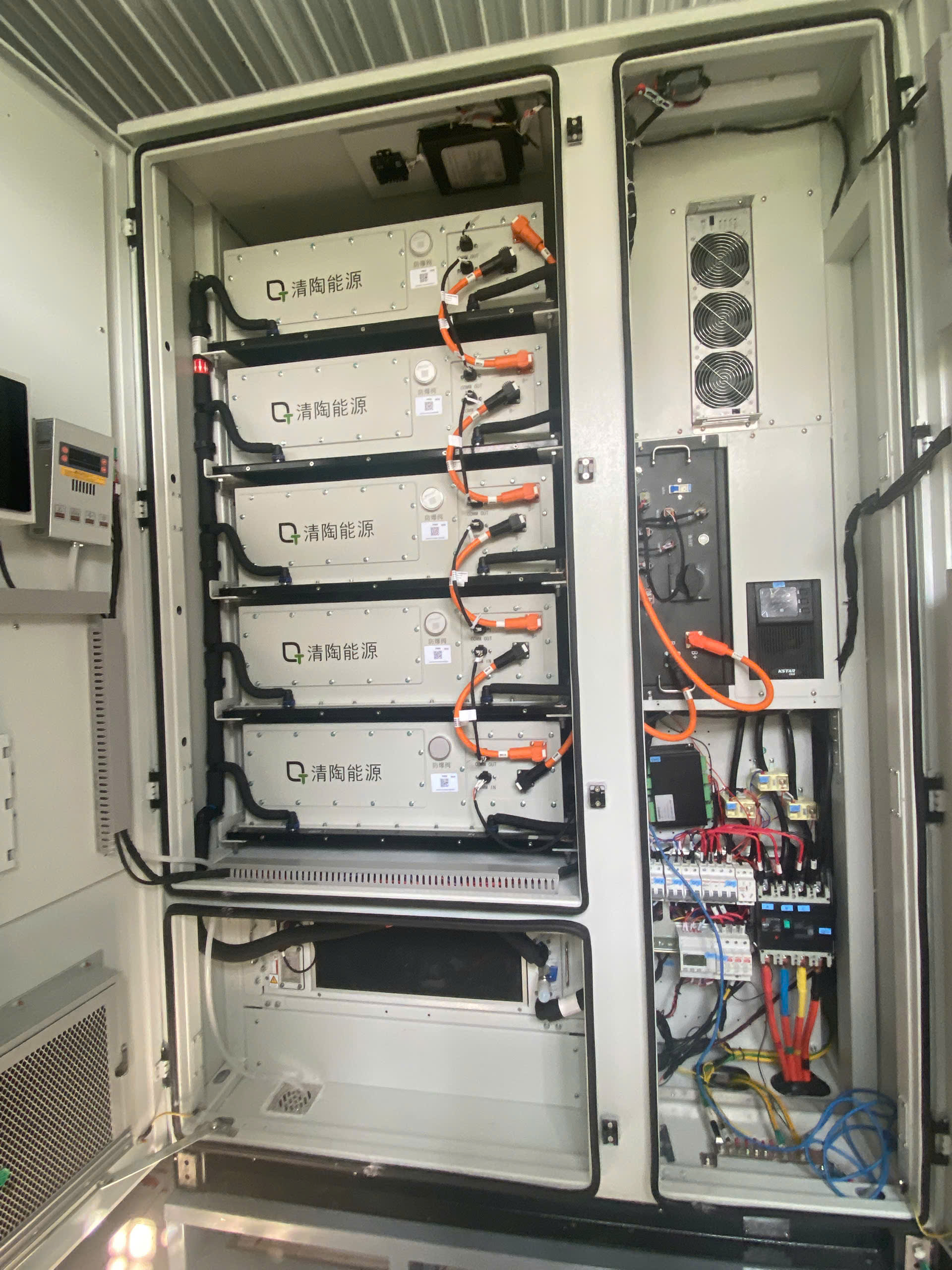 BESS giúp doanh nghiệp tự chủ năng lượng và giảm rủi ro mất điện BESS giúp doanh nghiệp tự chủ năng lượng và giảm rủi ro mất điện