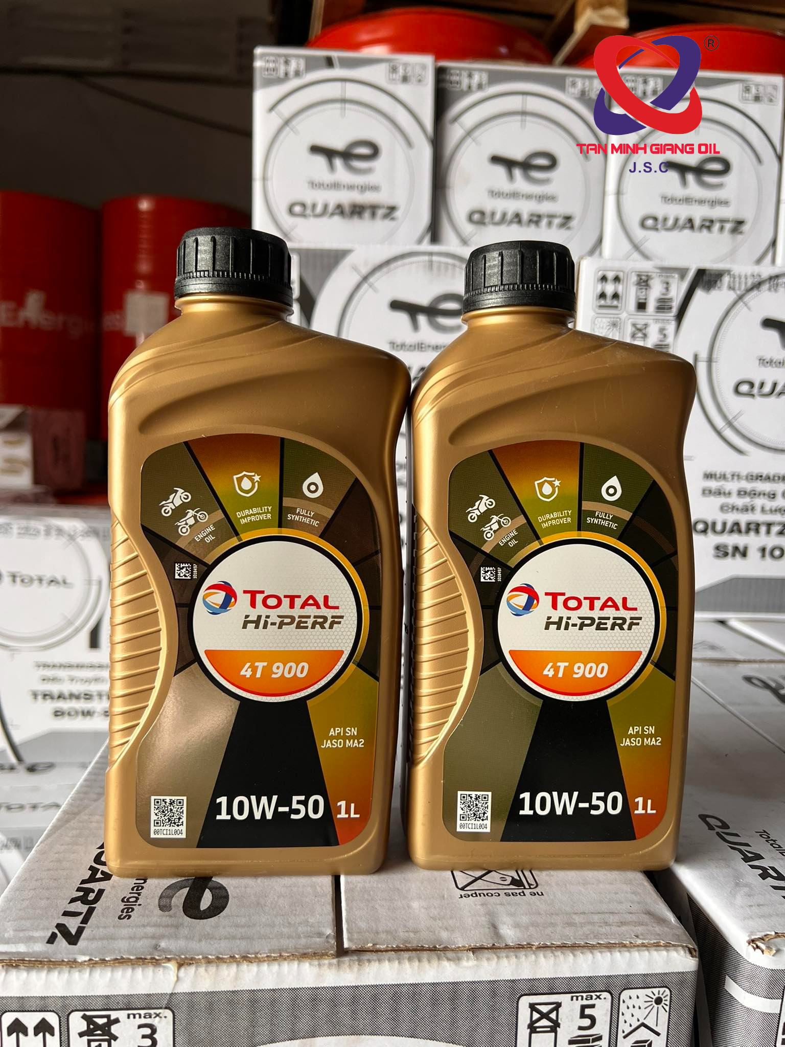 Dầu xe côn cao cấp TOTAL HI PERF 4T 900 10W50 Dầu xe côn cao cấp TOTAL HI PERF 4T 900 10W50