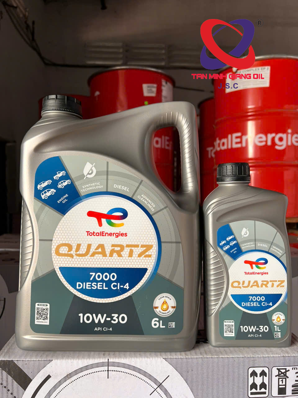 Dầu động cơ ô tô TOTAL QUARTZ D7000 CI4 10W30 Dầu động cơ ô tô TOTAL QUARTZ D7000 CI4 10W30
