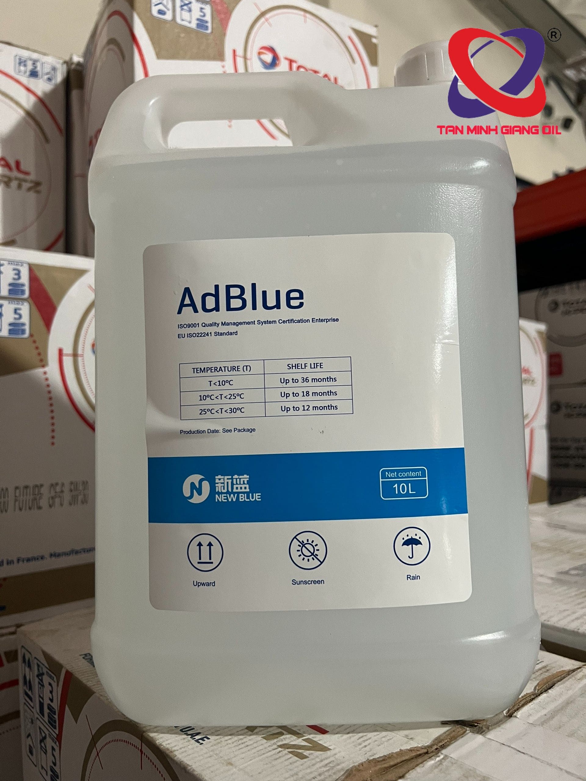 Dung dịch xử lý khí thải AdBlue can 10L Dung dịch xử lý khí thải AdBlue can 10L