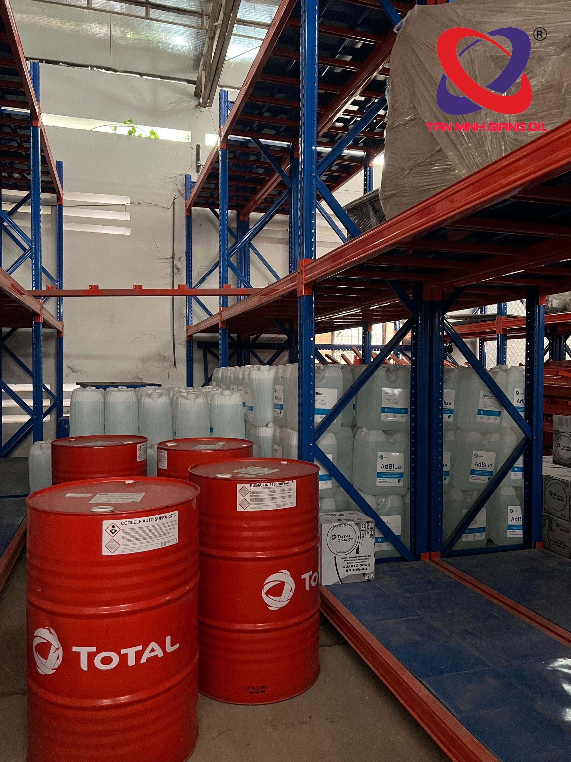 Bảo quan AdBlue nơi thoáng mát, tránh ánh nắng trực tiếp Bảo quan AdBlue nơi thoáng mát, tránh ánh nắng trực tiếp