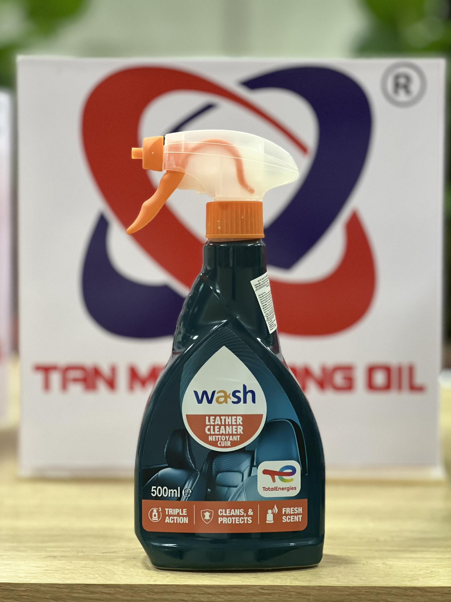 Xịt vệ sinh ghế da TOTAL WASH LEATHER CLEANER Xịt vệ sinh ghế da TOTAL WASH LEATHER CLEANER
