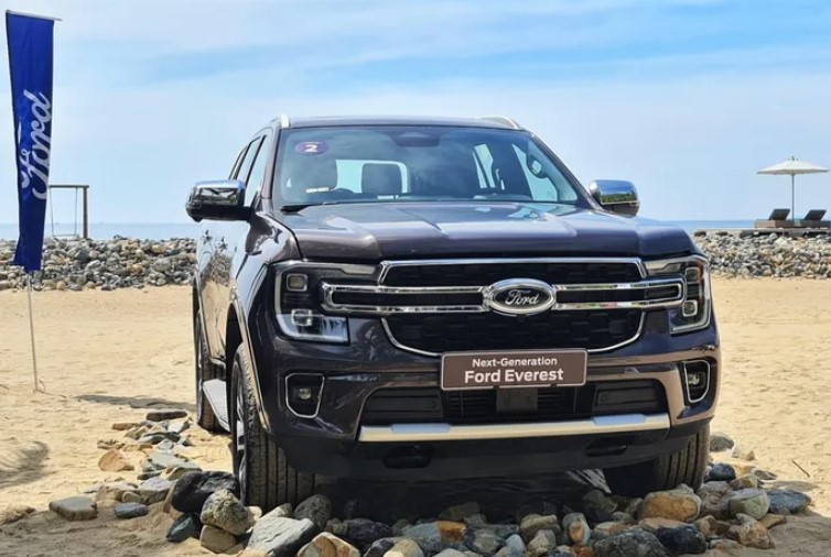 Ford Everest 2022: Mẫu xe bắt buộc phải sử dụng dung dịch giảm lượng khí thải AdBlue tại thị trường Việt Nam. Ford Everest 2022: Mẫu xe bắt buộc phải sử dụng dung dịch giảm lượng khí thải AdBlue tại thị trường Việt Nam.