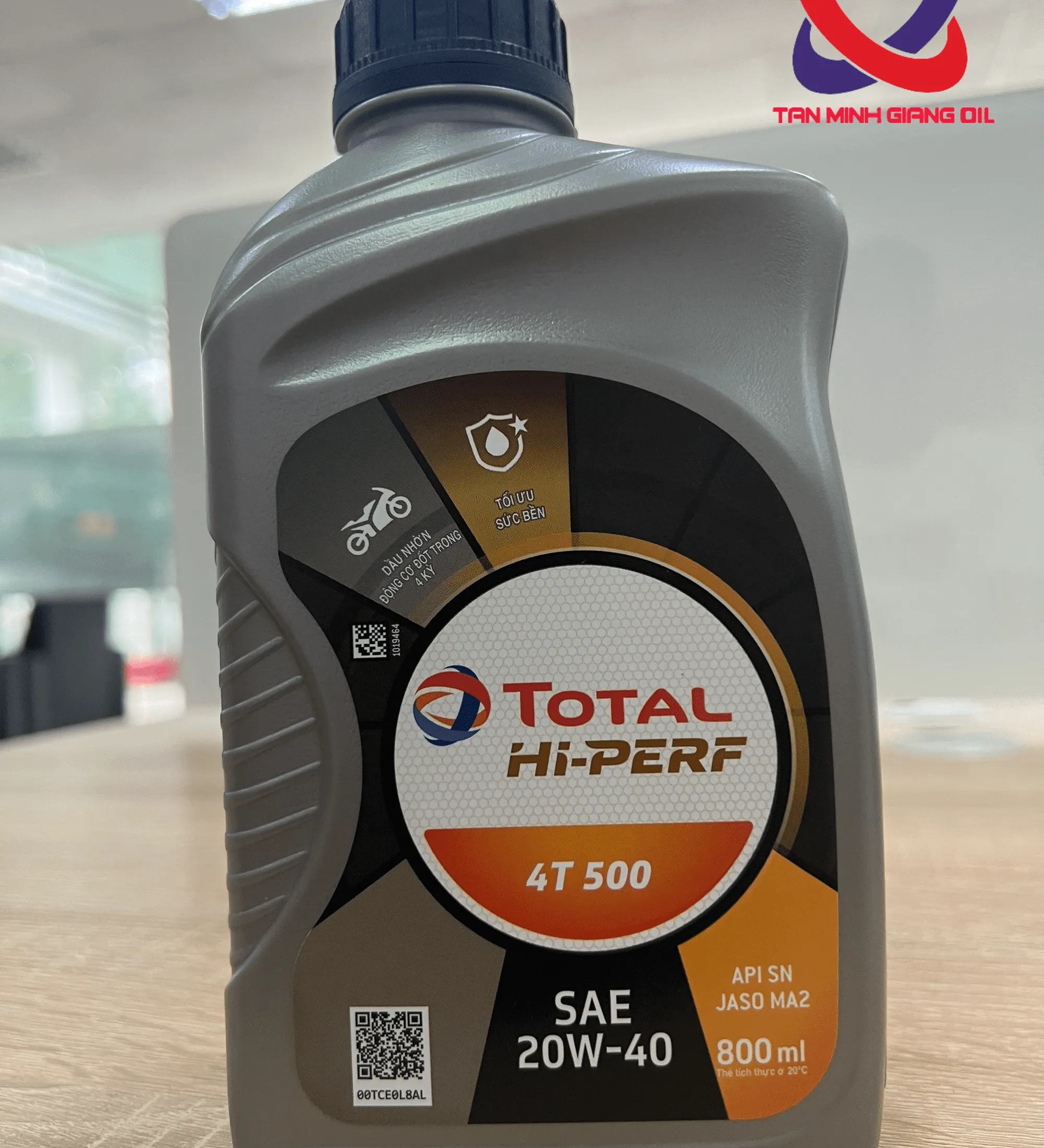 Dầu xe máy TOTAL HI PERF 4T 500 20W40 bình 800mL