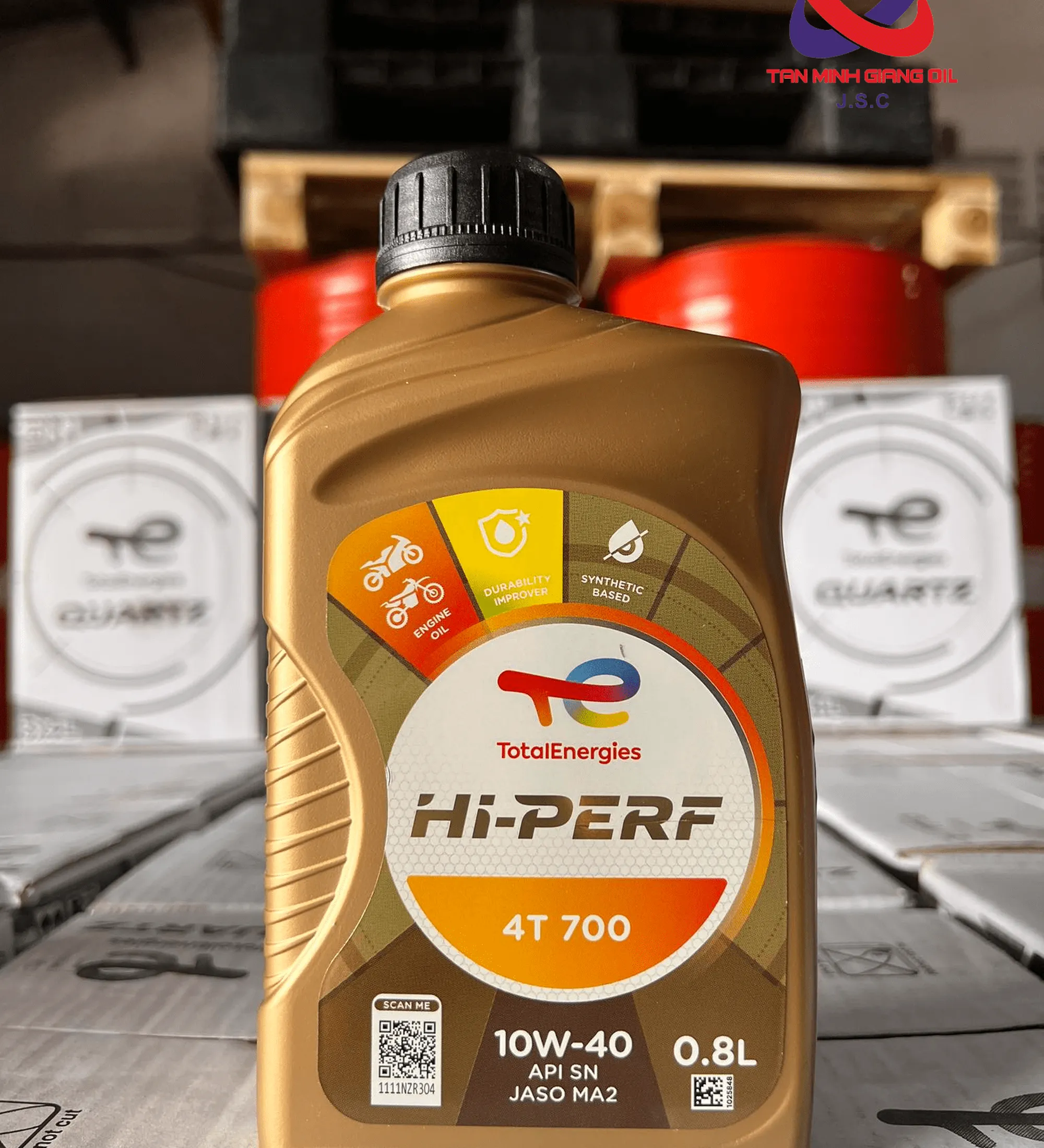 Dầu xe máy TOTAL HI PERF 4T 700 10W40  bình 800mL