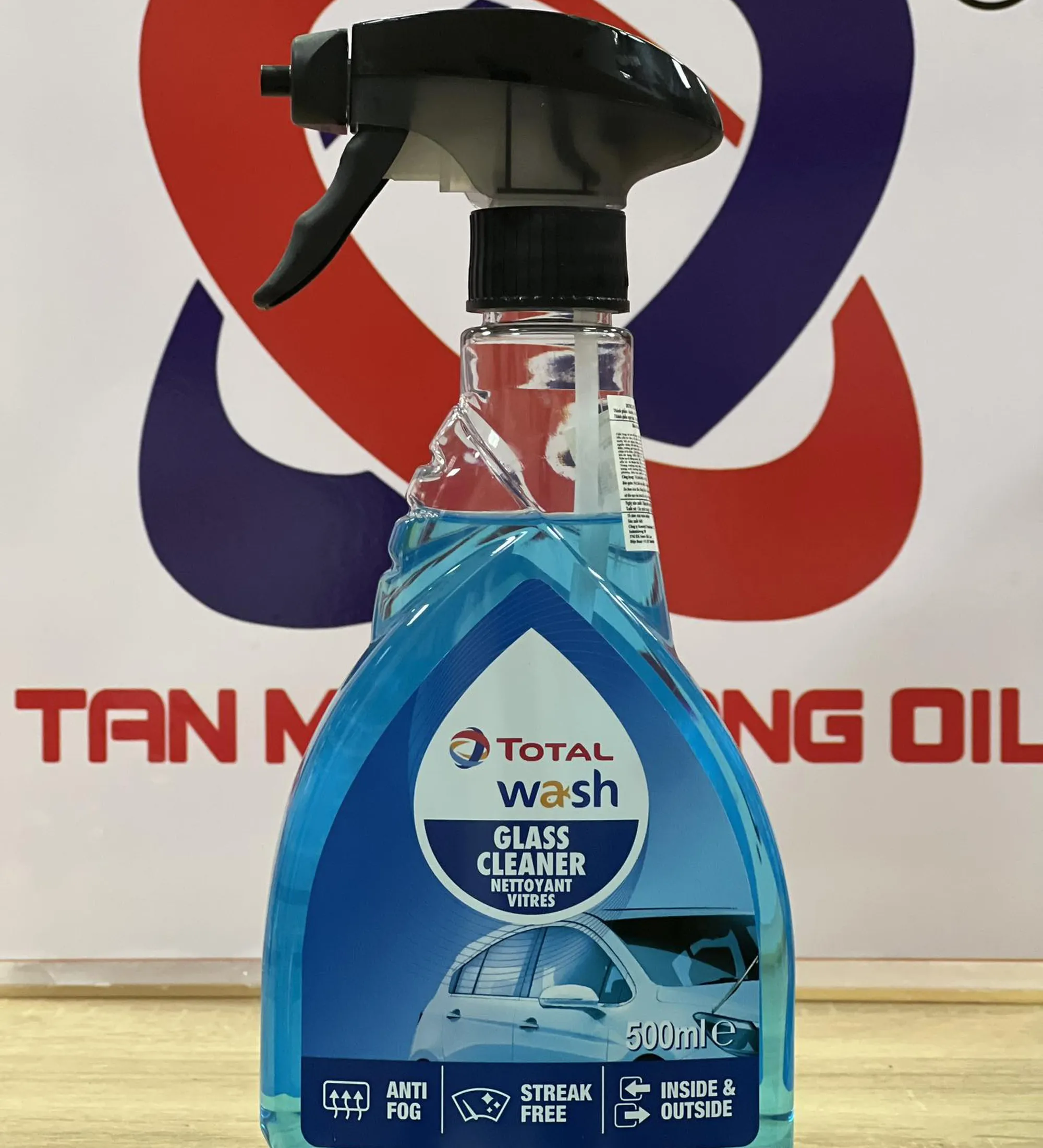Xịt vệ sinh cửa kính xe TOTAL WASH GLASS CLEANER
