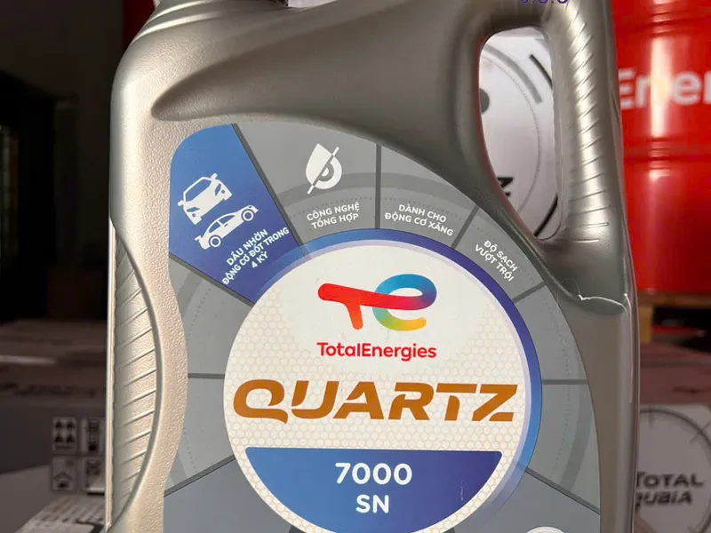 Dầu động cơ xe ô tô TOTAL QUARTZ 7000 SN 10W40