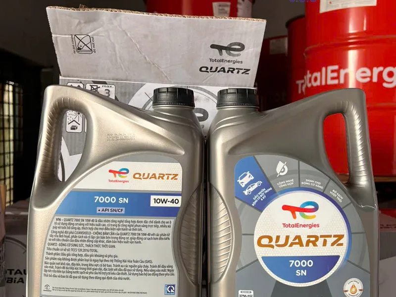 Dầu động cơ xe ô tô TOTAL QUARTZ 7000 SN 10W40