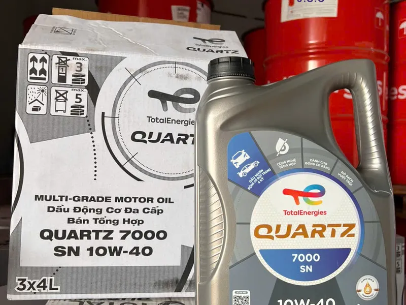 Dầu động cơ xe ô tô TOTAL QUARTZ 7000 SN 10W40