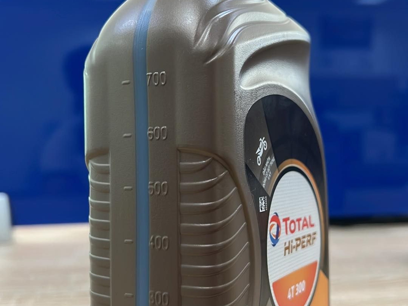 Dầu xe máy TOTAL HI PERF 4T 300 20W50 800mL